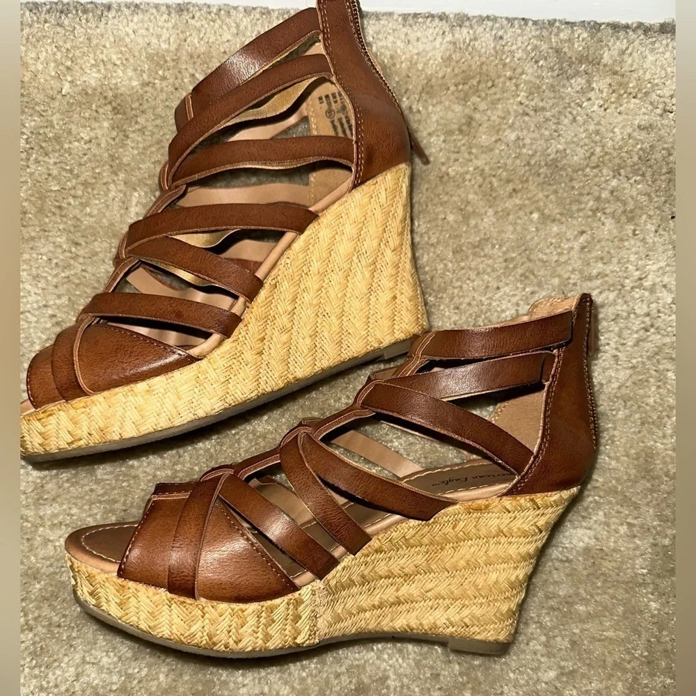 WOMENS AMERICAN EAGLE STRAPY WEDGE SHOES SIZE 6.5 BROWN​​​​​​​​